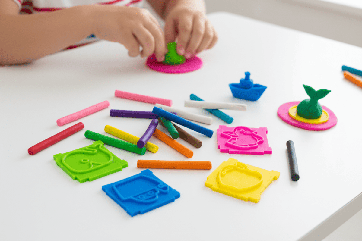 12-Color Modeling Clay Set with 5 Molds & Tools | Kids' Arts & Crafts - Lion Wholesale